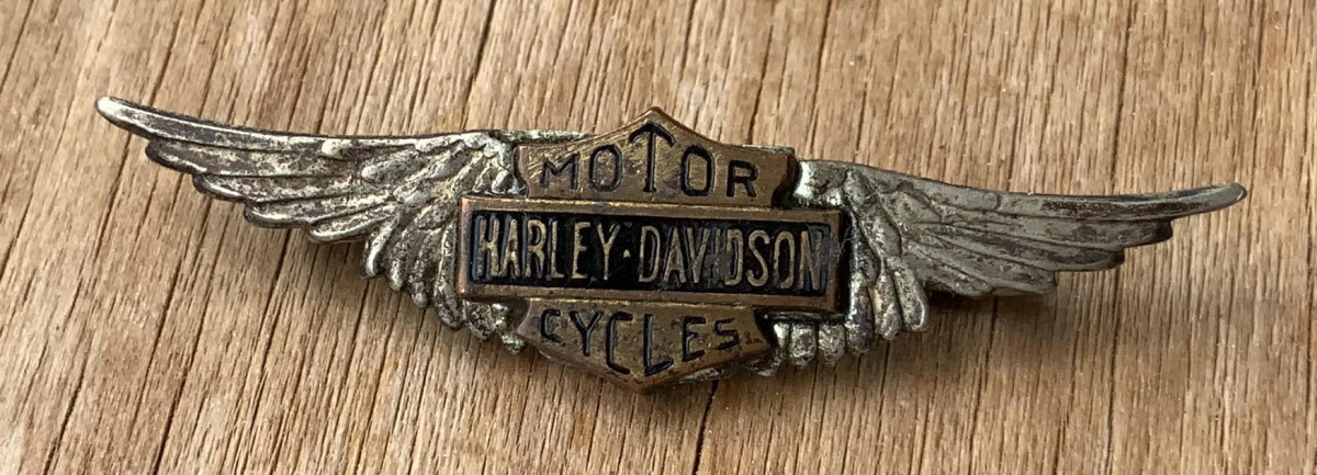 Original vintage 1920s 1930s Harley Davidson Motor cycle pin badge C260